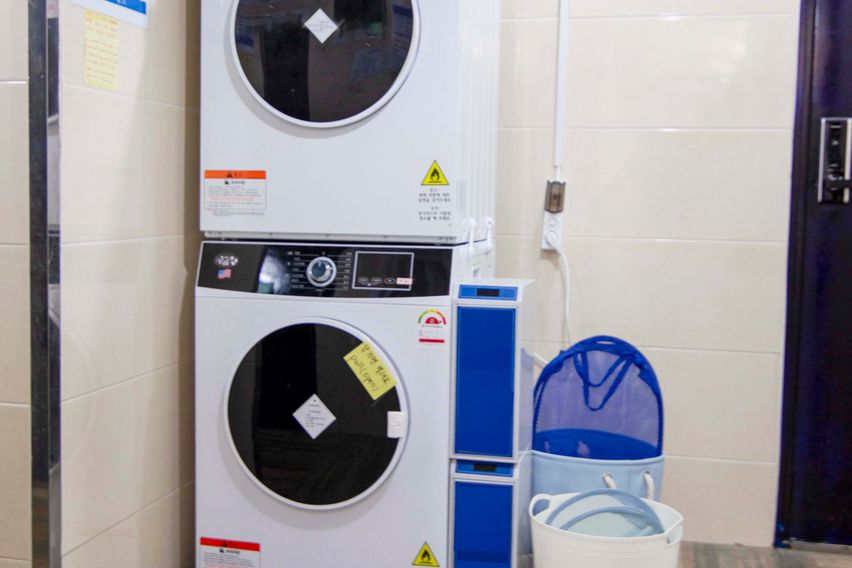 삼삼618 홍대정문1분