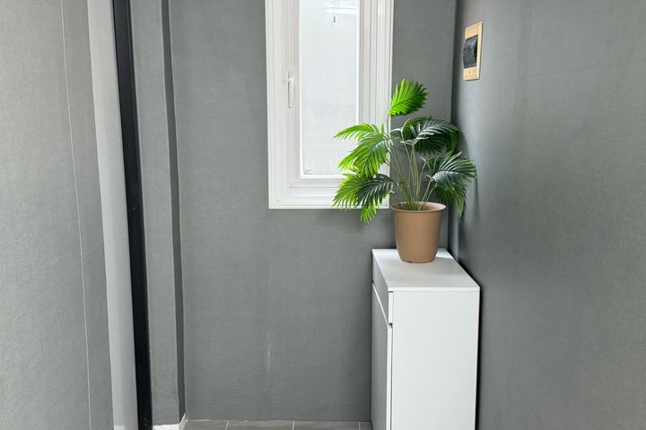 Cozy two-room apartment near Sinseol-dong Sta 14th image