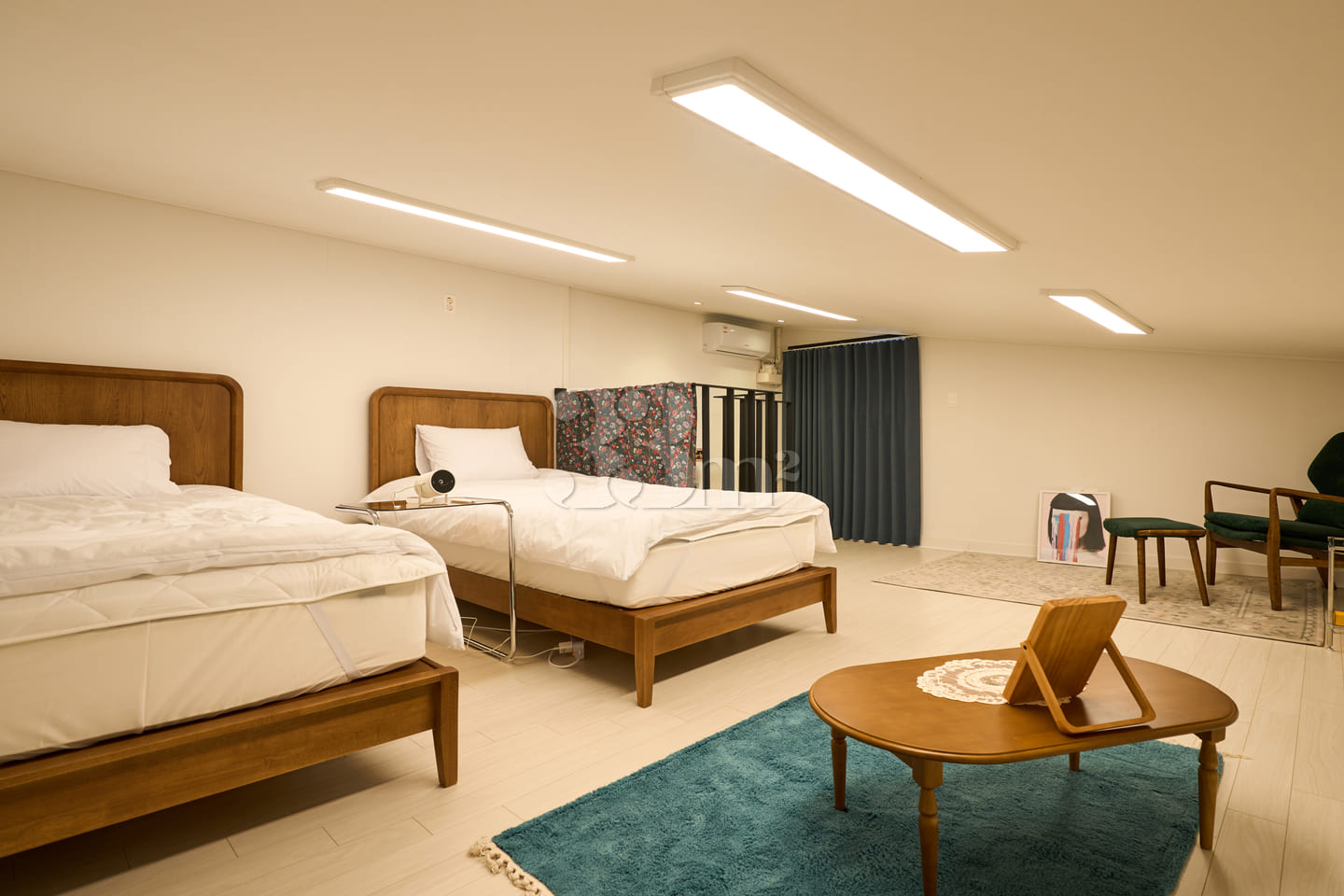 6th floor, 4 people, 3 beds + loft 0th image