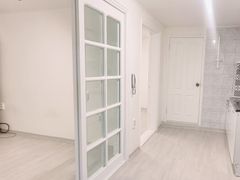 Cozy two-room apartment near Bangbae Station 1th image