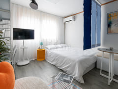 A studio apartment with a great vibe near Hon 0th image