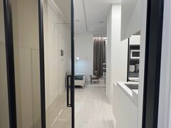 J2๐Fully-furnished Studio Apartment with a G 8th image