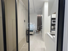J2๐Fully-furnished Studio Apartment with a G 8th image