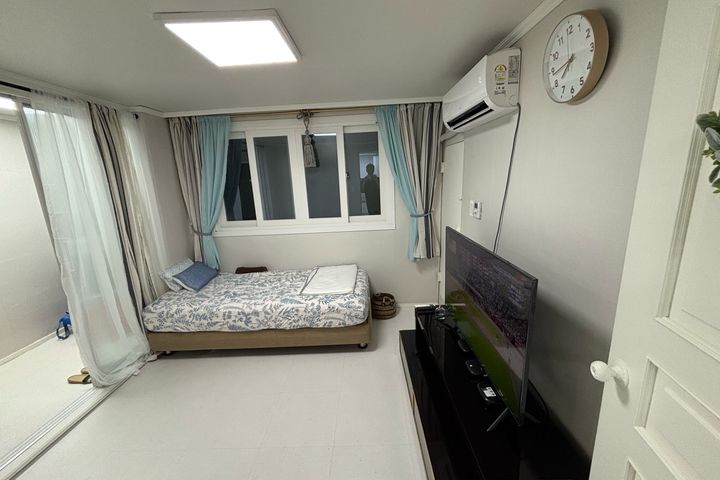 Kumho-dong 3-room fully renovated villa 2th image