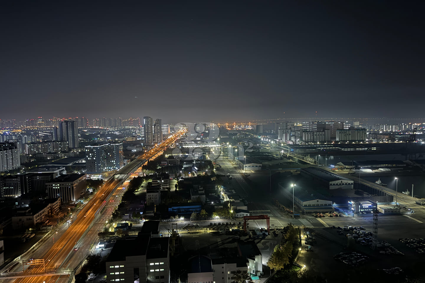 New 36-story ocean-view apartment near Sinpo  0th image