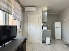 Jeong House, Unit 106 4th image