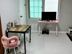 Studio Apartment 301 4th image