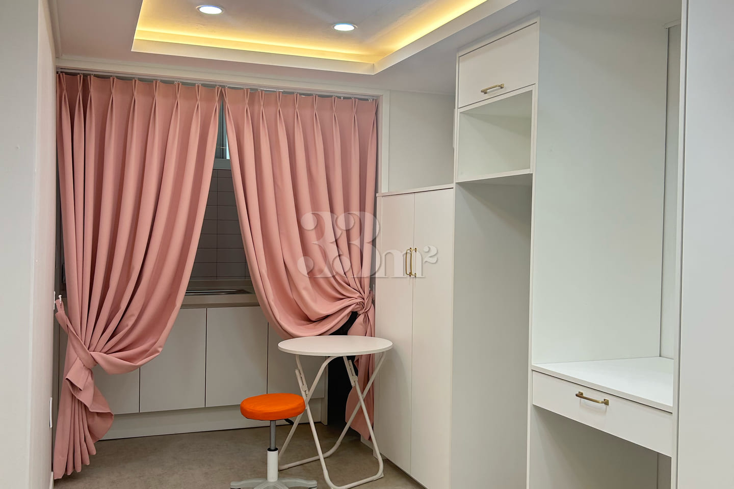 A cozy room 3th image
