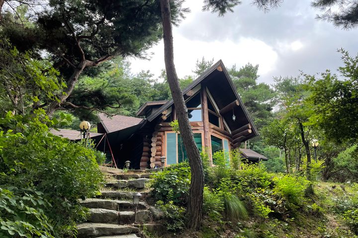 산속 마당넓은 통나무집 1번째 이미지