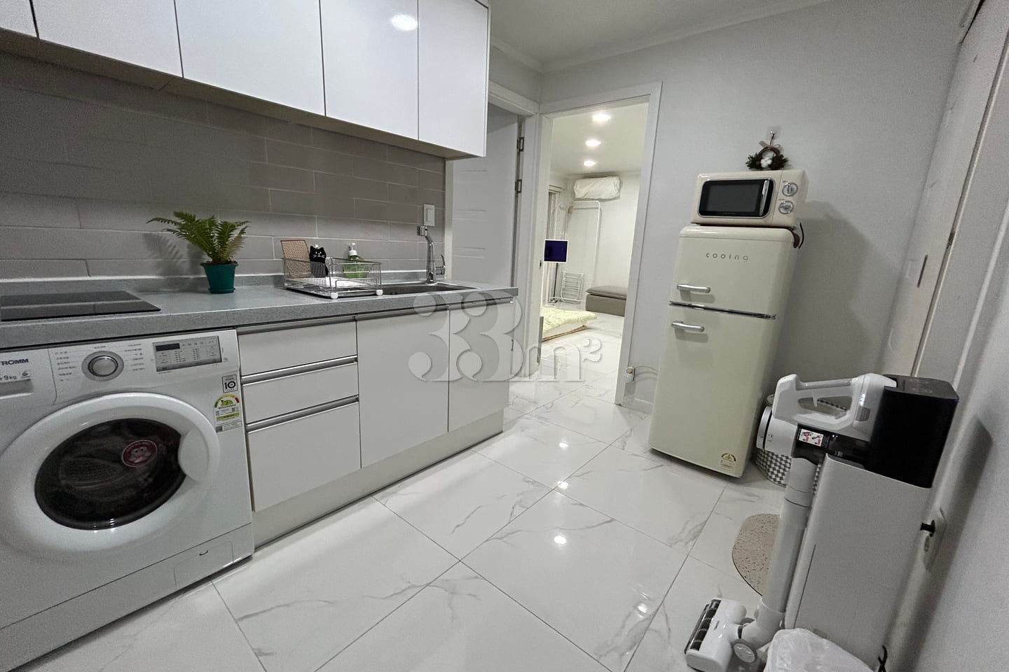2-room unit on the 2nd floor, within walking 3th image