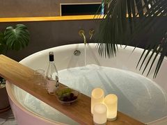 SuiteBathTub 5th image