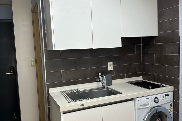 Studio apartment with parking in Seodaemun-gu 1th image