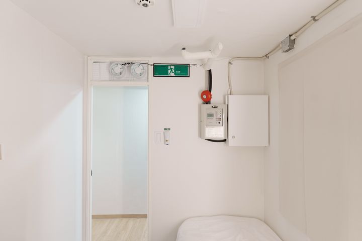 Room 301 9th image