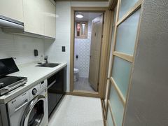 Fully furnished two-bedroom apartment near By 11th image