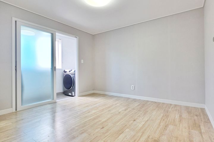 Newly Built 3-Room Unit 202 in Yeosu 5th image