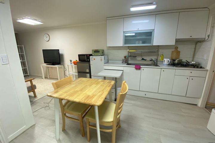 Fully furnished apartment near Daerim Station 0th image