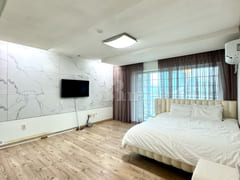 Large-sized unit with an ocean view on Dalmaj 7th image
