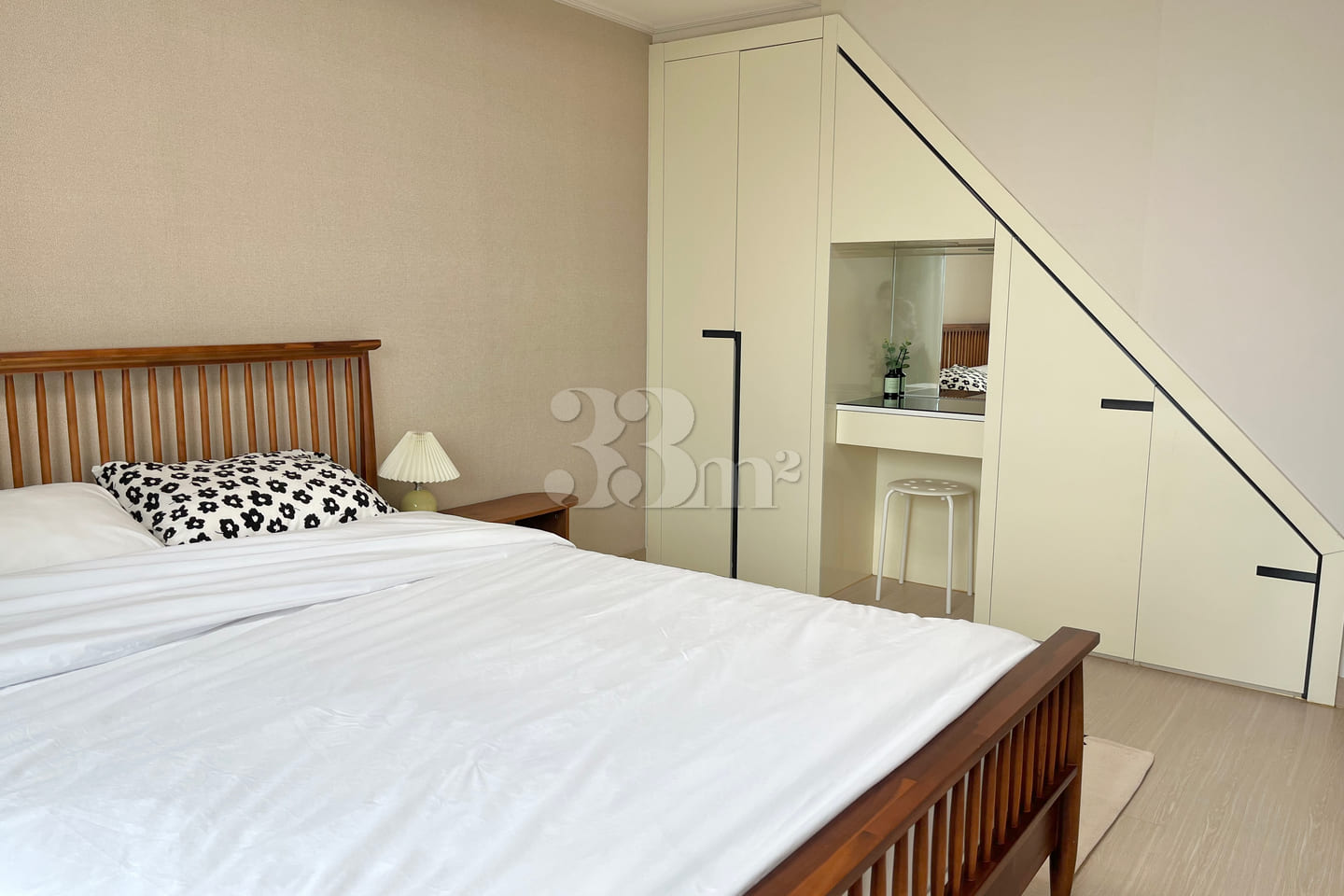 Stay, L 2th image