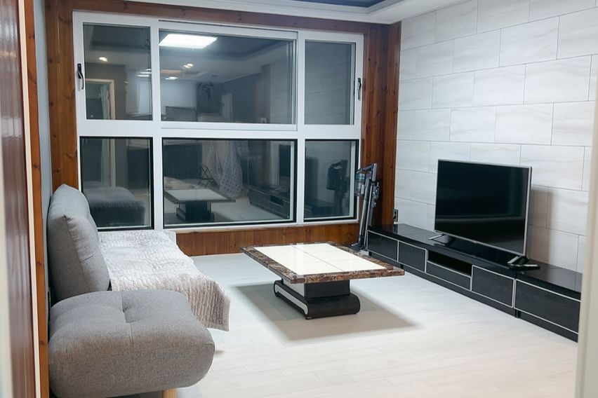 모악산이 보이는 쓰리룸