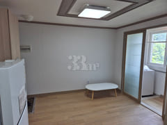 Room 201 5th image