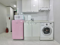 42 Studio Apartment on a Main Road in Hongdae 8th image
