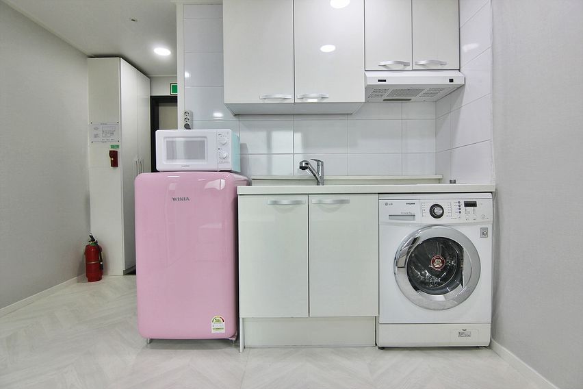 42 홍대 대로변 원룸