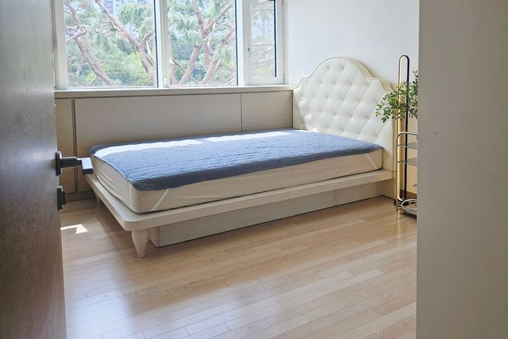 Fully Furnished Two-Room Unit Near Academies 7th image