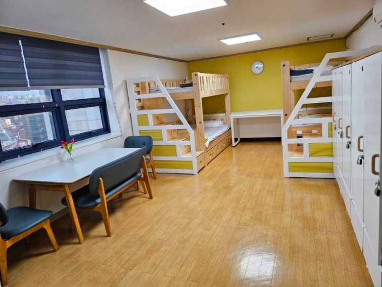 동대문역사역. 4인실.