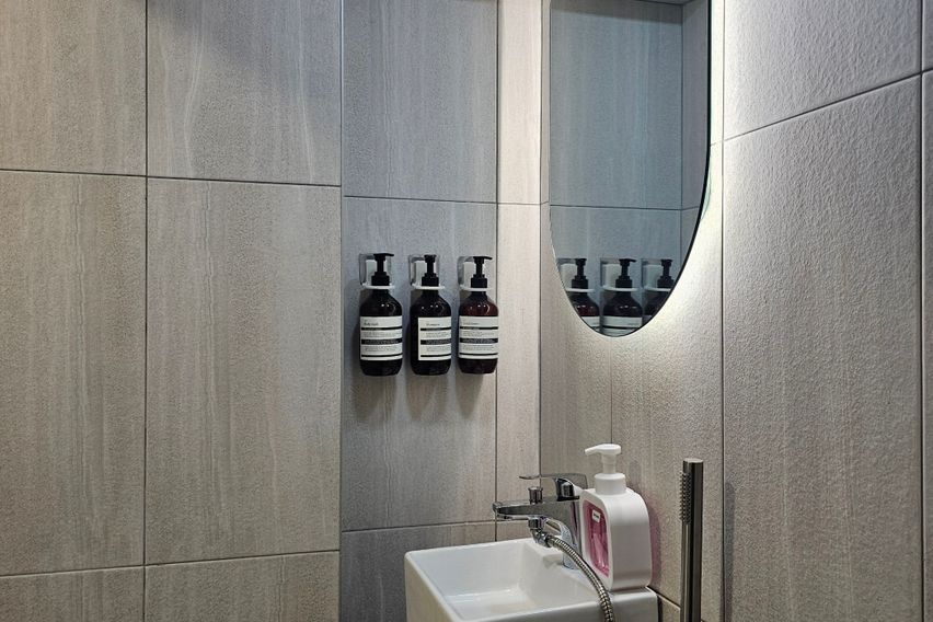 공덕역3분/4인/퀸2개