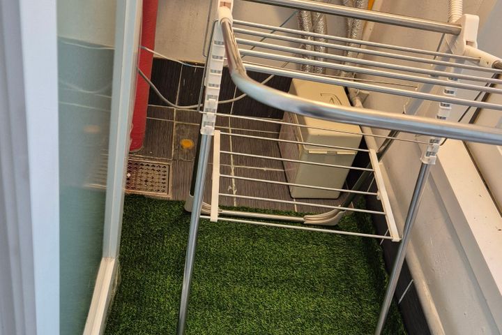 Fully furnished studio apartment, walking dis 8th image