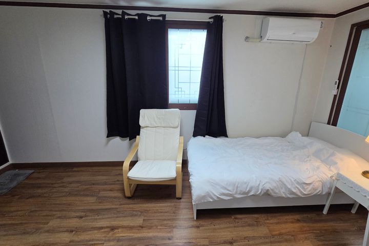 3rd floor of a downtown area near Korea Unive 2th image