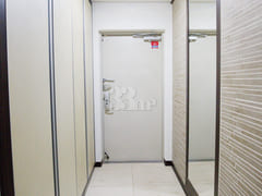 Luxurious three-bedroom, fully furnished 7th image