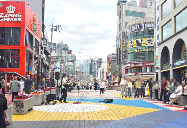 Hongdae. Super close to the subway station❣️F 16th image