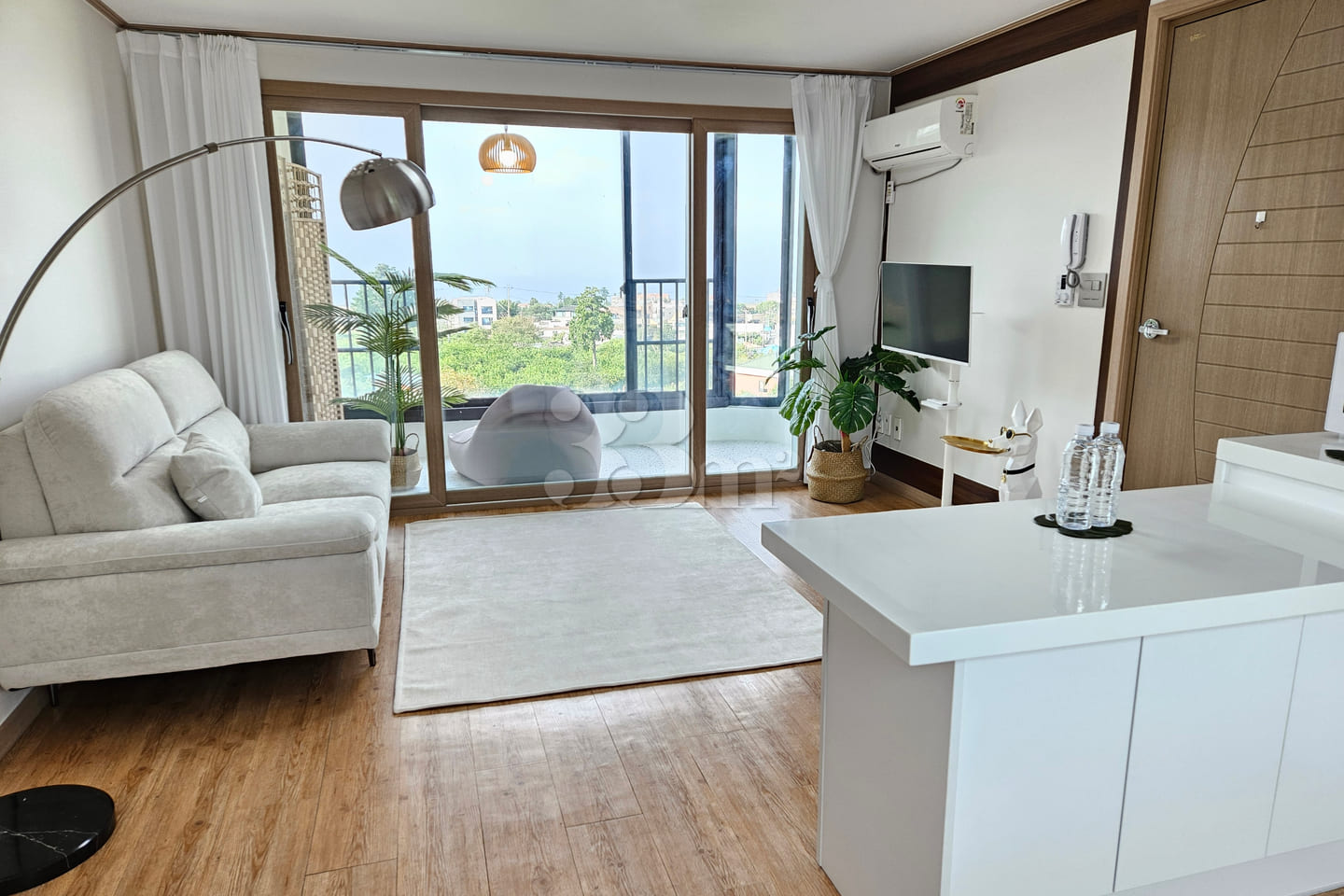 West-facing / Stunning view / Fully furnished 6th image