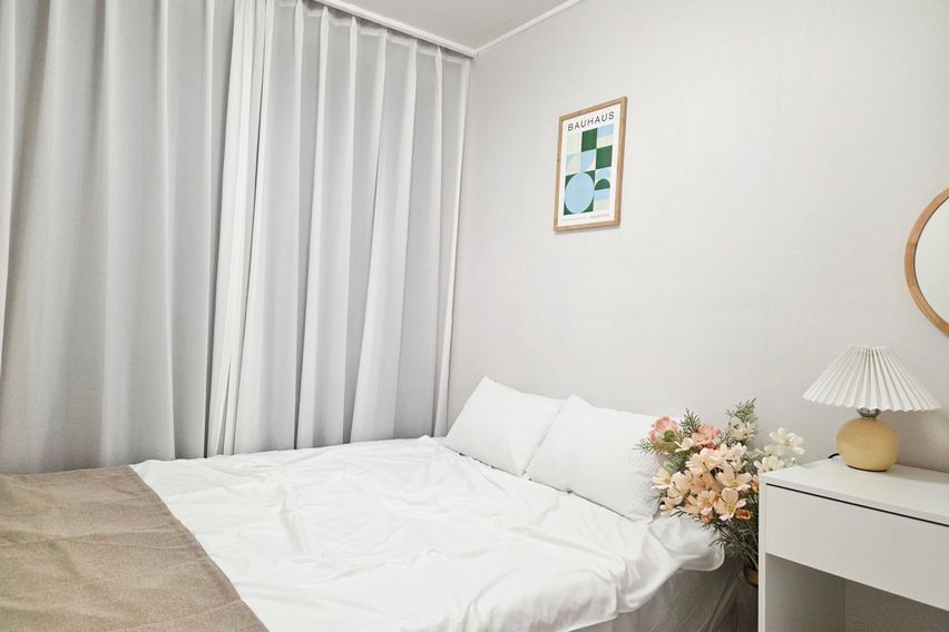 홍대 2분 2룸 퀸3 4번째 이미지