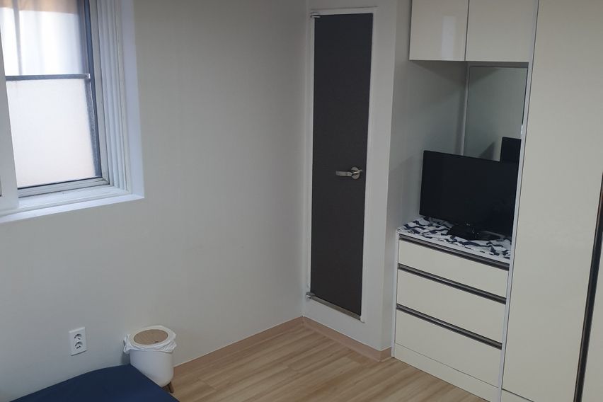 넓고 깨끗한 풀옵션 방 1번째 이미지