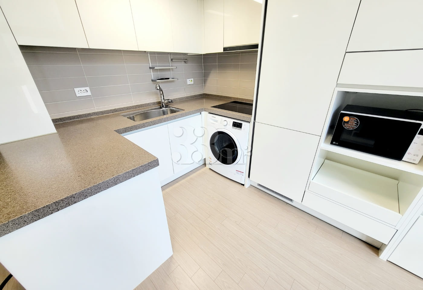 Spacious, south-facing, two-story apartment w 7th image