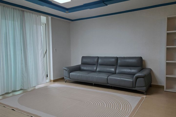 💙Great natural light, 3 bedrooms, fully furn 0th image
