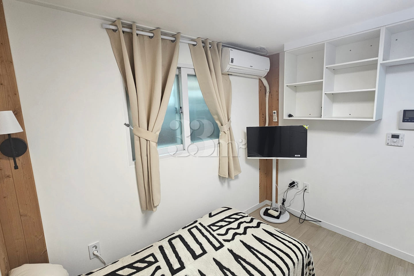 A charming, fully furnished home 7th image