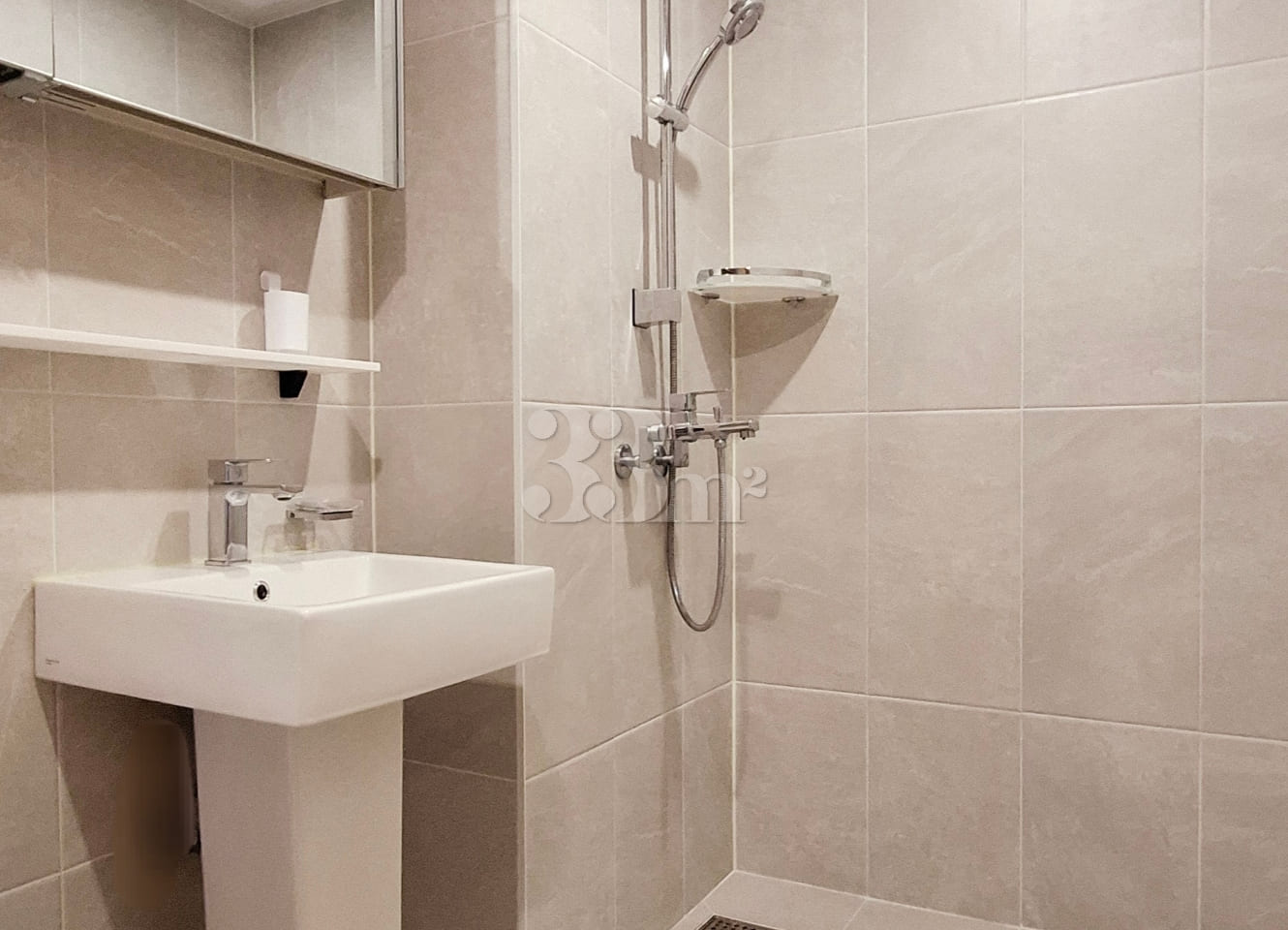 1 Queen Bed / 2 Single Beds / 18 pyeong (appr 15th image