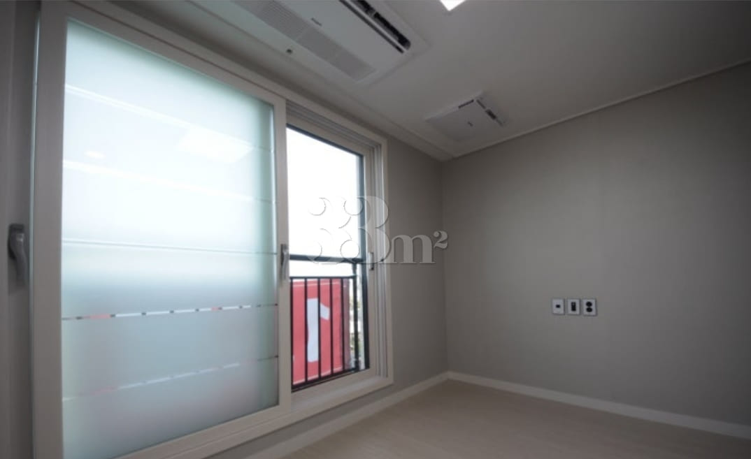 Newly built, fully furnished, prime floor 10th image