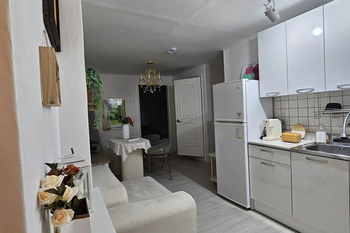 Bangbae, Isu, Naebang 🩷 2-Room Apartment 18th image