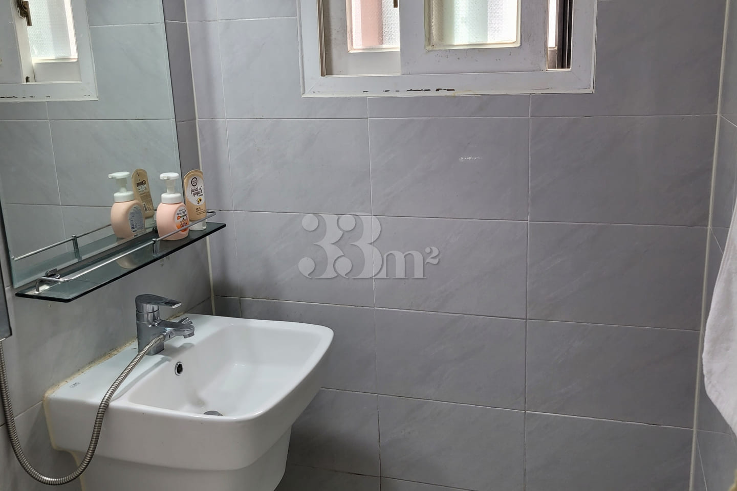 Fully furnished luxury studio apartment near  3th image