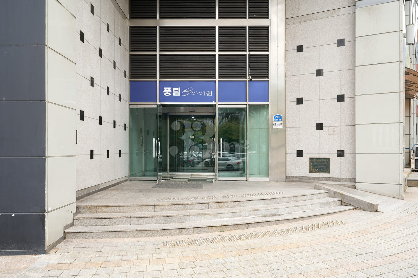 1 minute from Seoul Station / Accommodates 4  4th image