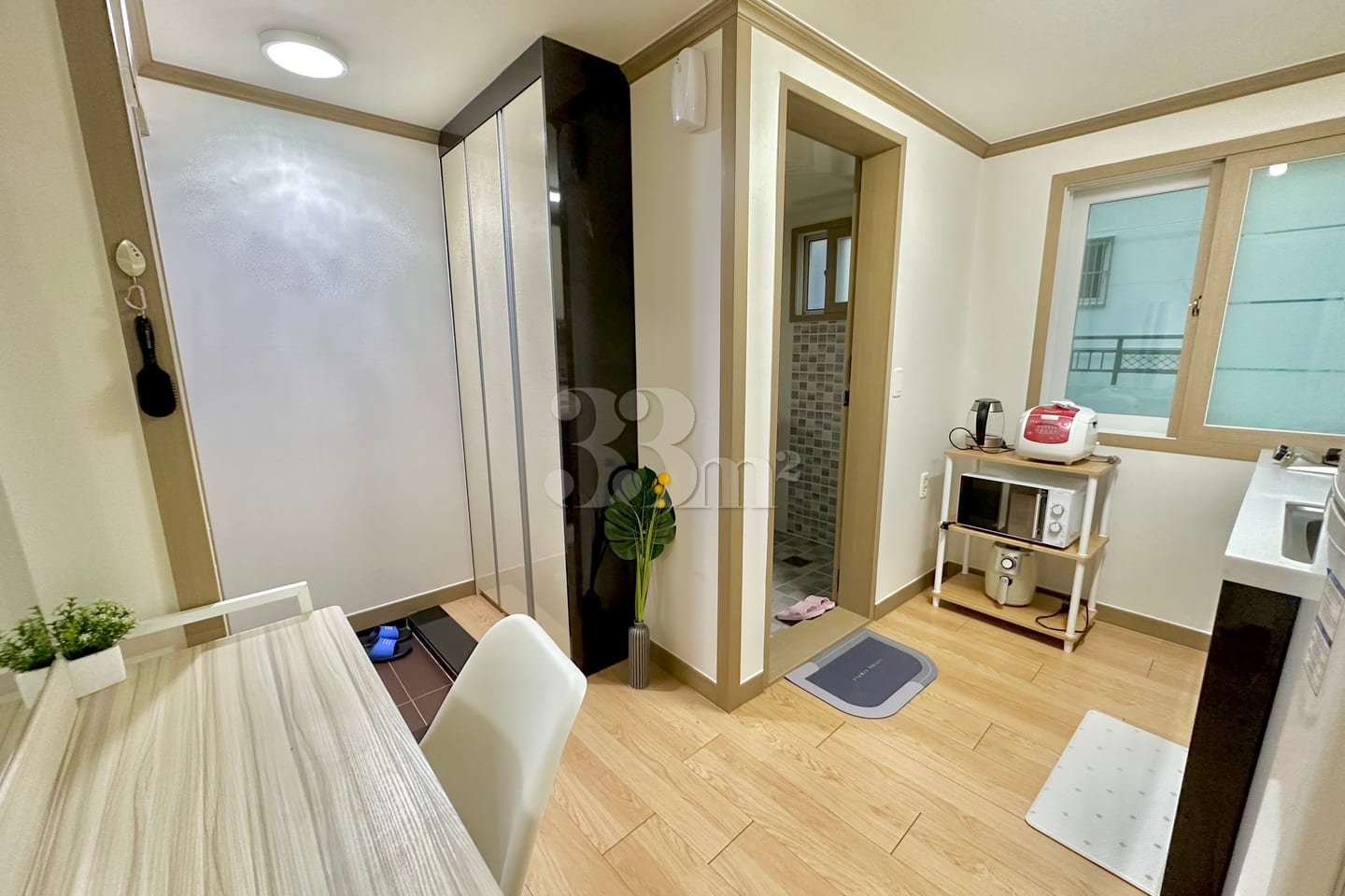 Comfortable 1.5 Room #203 6th image