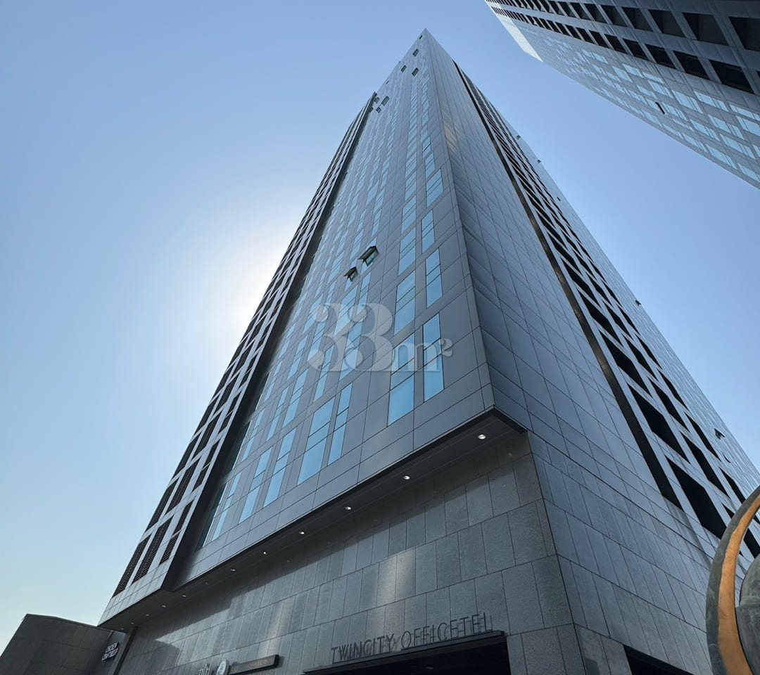 9-pyeong unit with floor-to-ceiling windows,  3th image