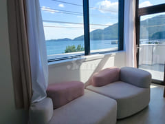 Geoje: 5 Seconds to the Pebble Beach (Front-R 1th image