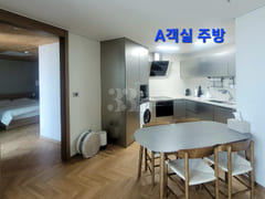 Booking G7 Connecting Suite 17th image