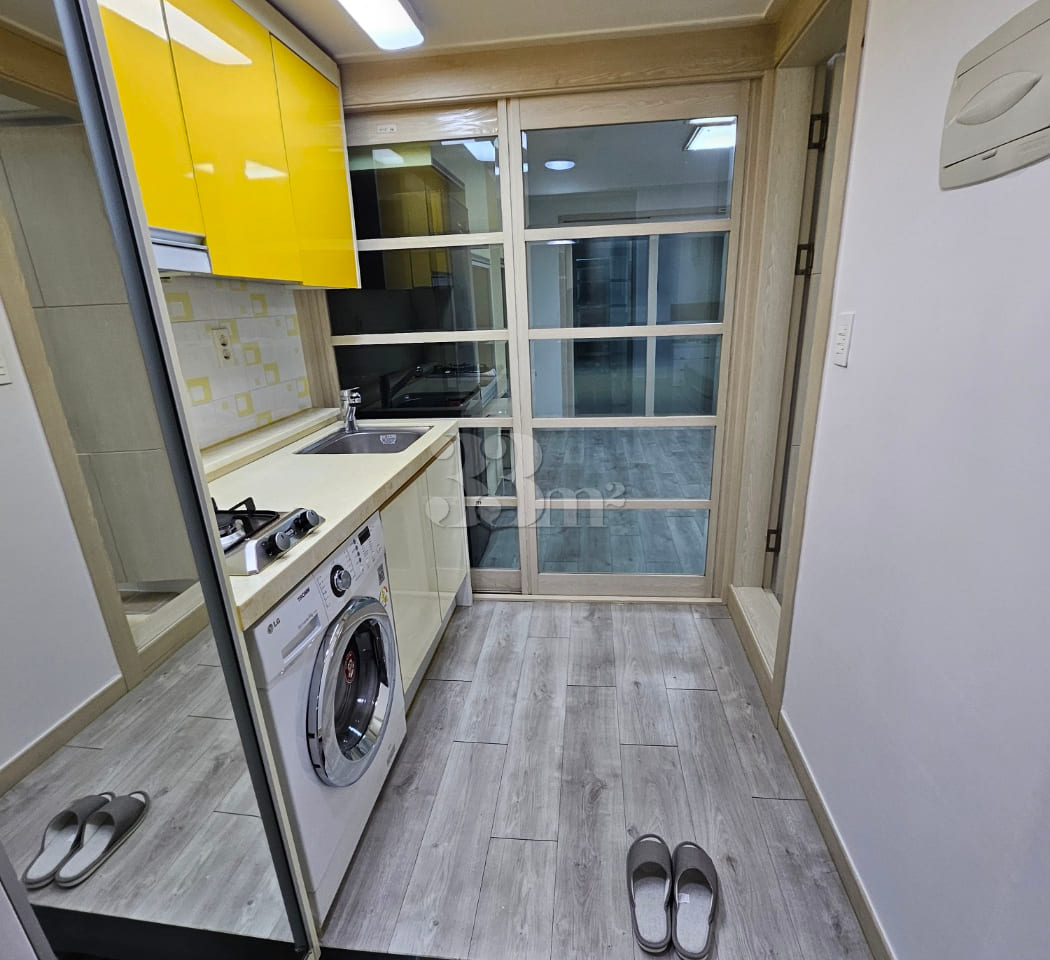 1-minute walk from Junggu Office Station, stu 2th image