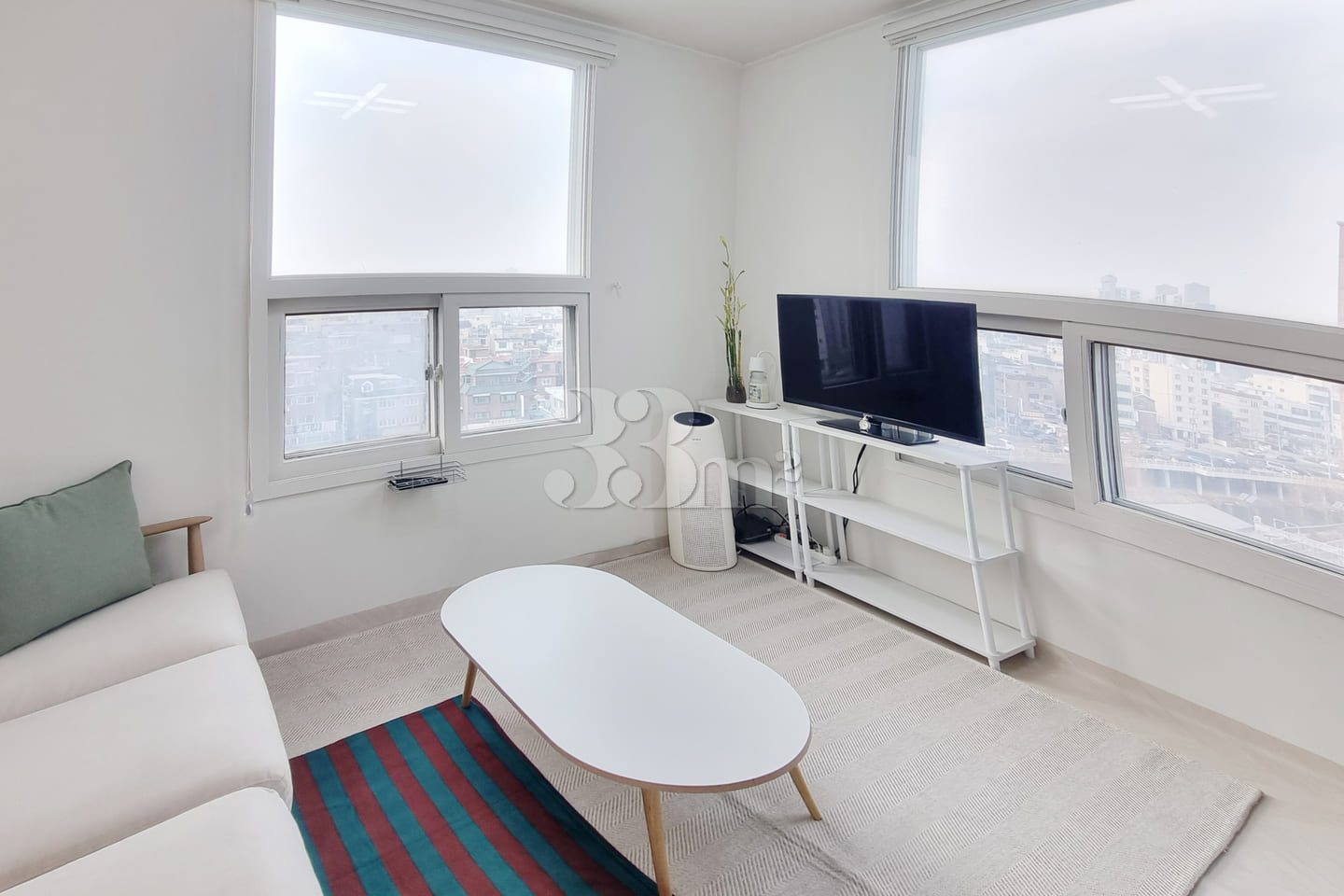 White & pleasant space! 0th image